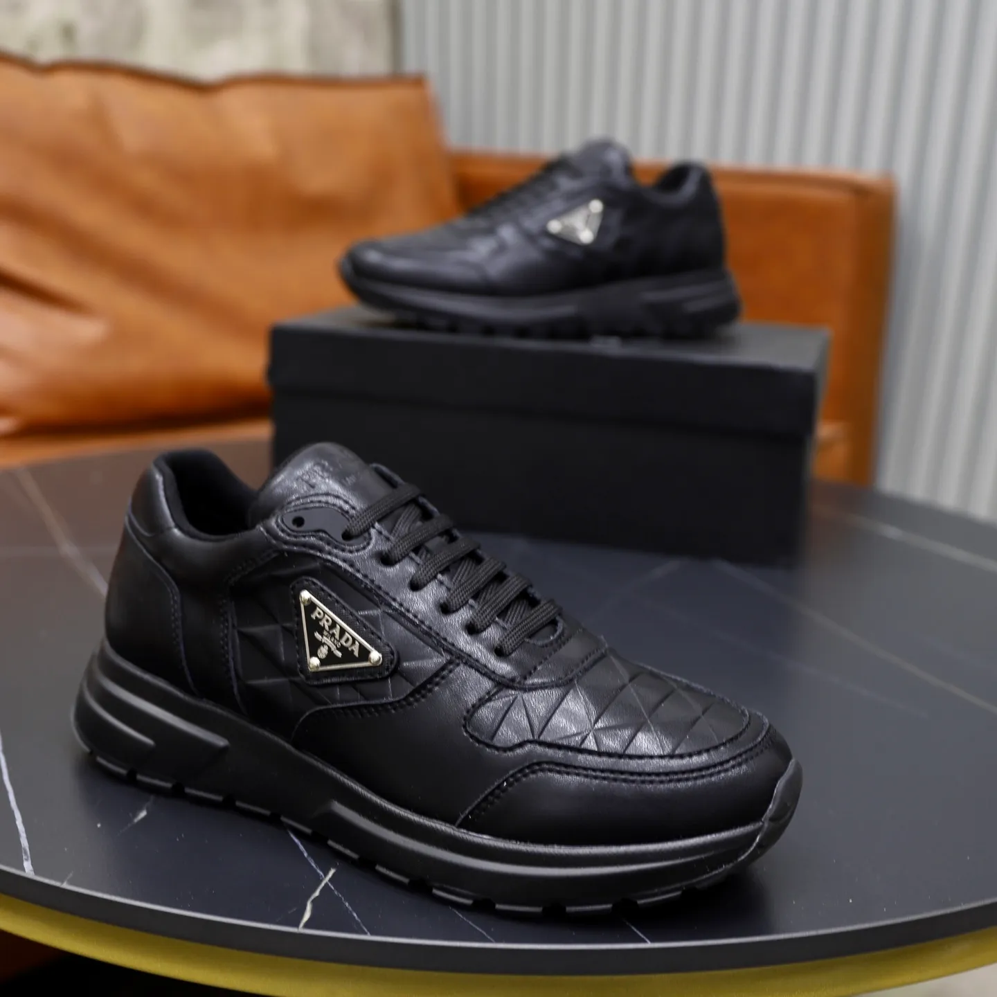 Ex-factory price: 540💰🙅‍♂️🙅‍♂️🙅‍♂️ Brand: PRADA Standard code: 38-44 (45 customized) Grade: Same as the official website Material: Original material splicing Comfortable and breathable lining Lightweight and wear-resistant sports outsole Style category: Men's fashionable casual shoes Running sneakers Distinguished luxury brand elements Top luxury Color: actual picture color